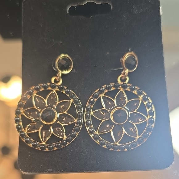 Elegant Gold and Black Floral Earrings - Picture 1 of 1